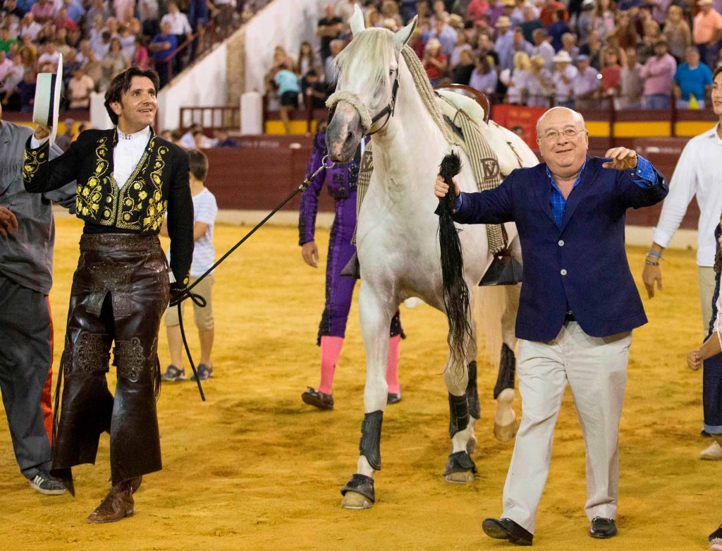 Diego Ventura hace historia al indultar un toro de Los Espartales